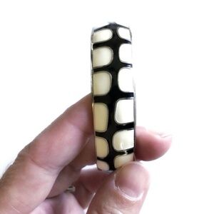 FORNASH Game Day Gecko Black & Cream Hinged Bangle Bracelet